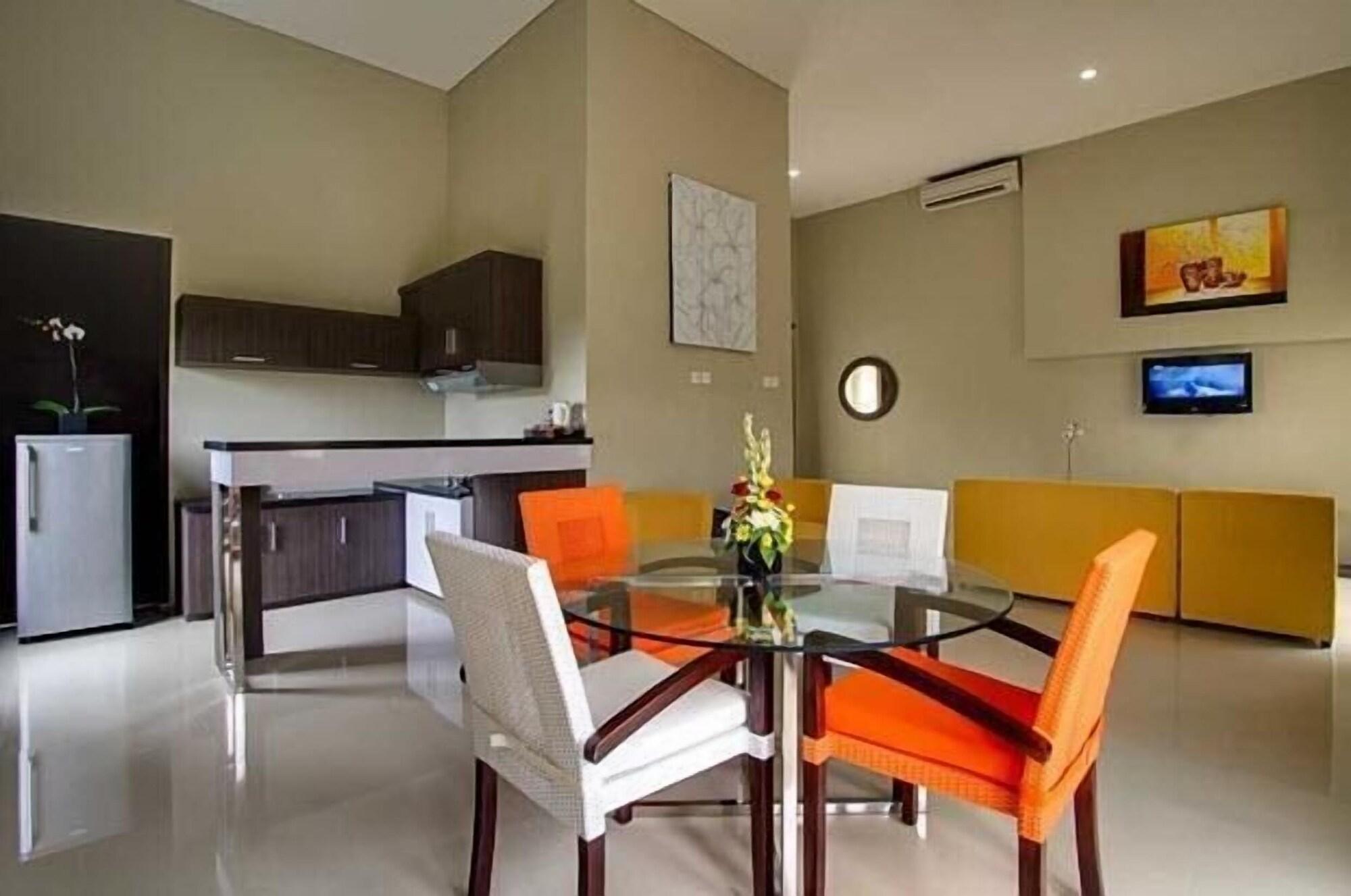Parkside Denbukit Residence & Suite Jimbaran Exterior photo