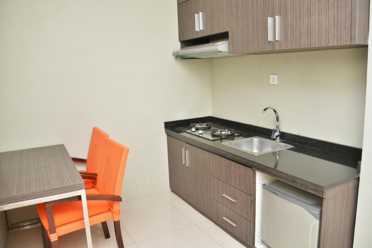 Parkside Denbukit Residence & Suite Jimbaran Exterior photo
